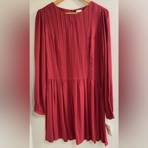 NWT Hinge Deep Red Textured Apparel SIZE Small